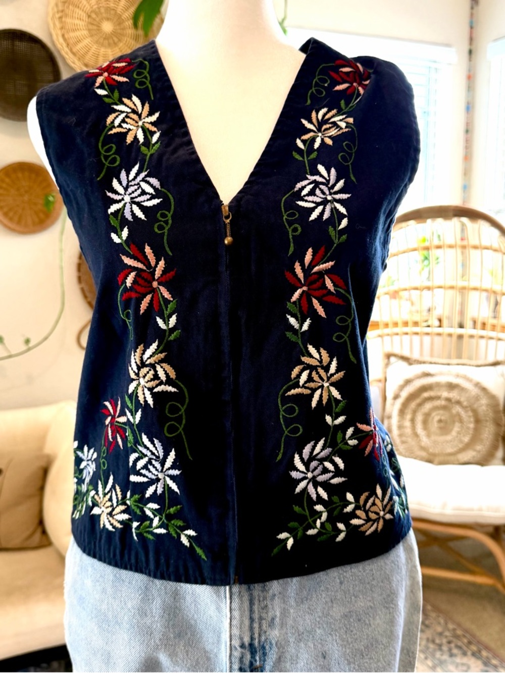 Vintage Folk Boho Navy Floral Embroidered Cotton Vest Artsy Cottagecore Top M